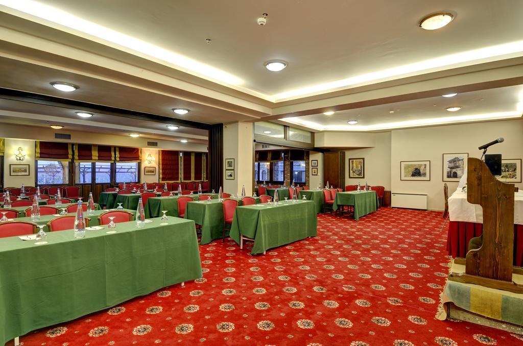 Otel Naiades & Conference 4*